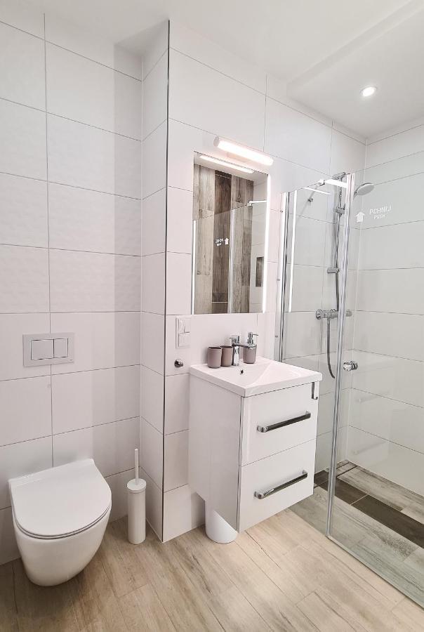 Apartamenty Sjesta River Kudowa-Zdrój Kültér fotó